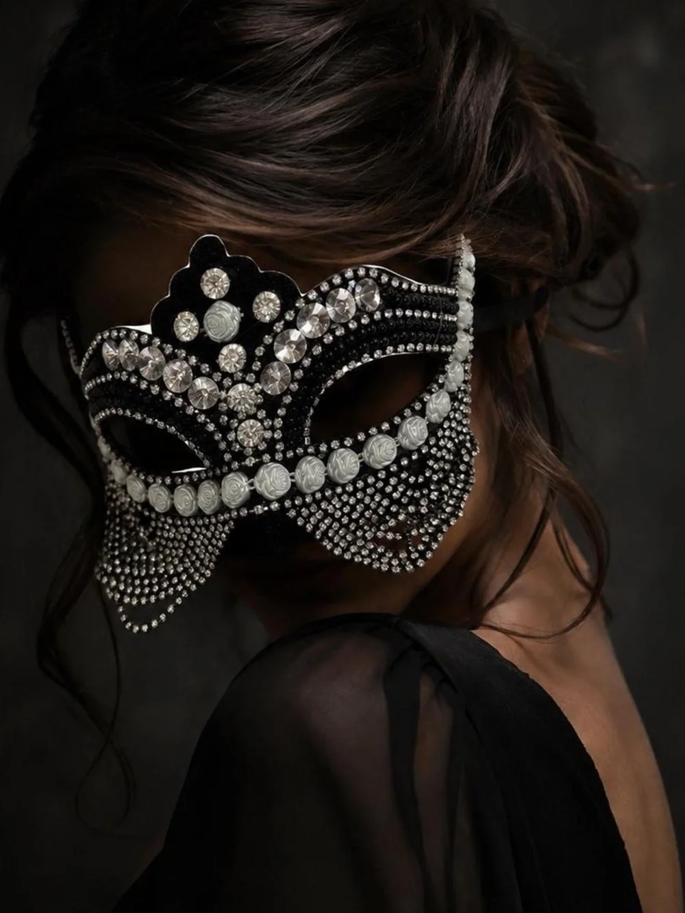 N/A black rhinestone